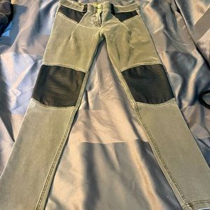 Motto Freddy Leggings- Olive Green/Black. Size Small